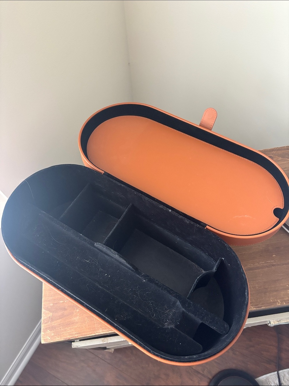 Dyson Airwrap Leather Case - Picture 5 of 5